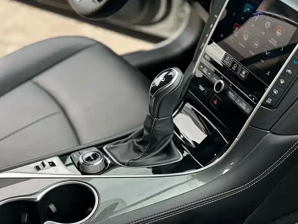 Infiniti Q50L 2018