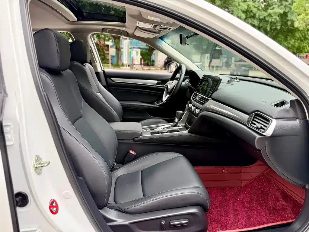 Honda Accord 2022 — фото 17