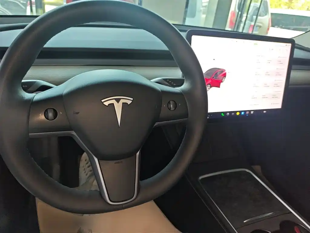 Tesla Model Y 2023 — фото 10