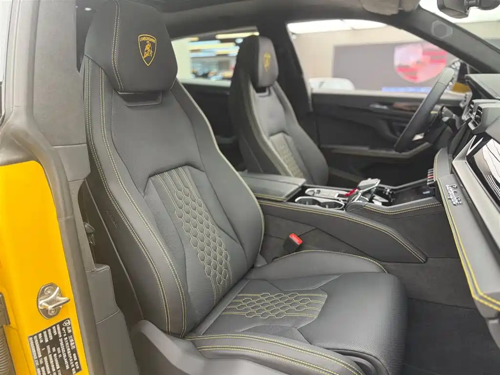 Lamborghini Urus SE 2026 — фото 14