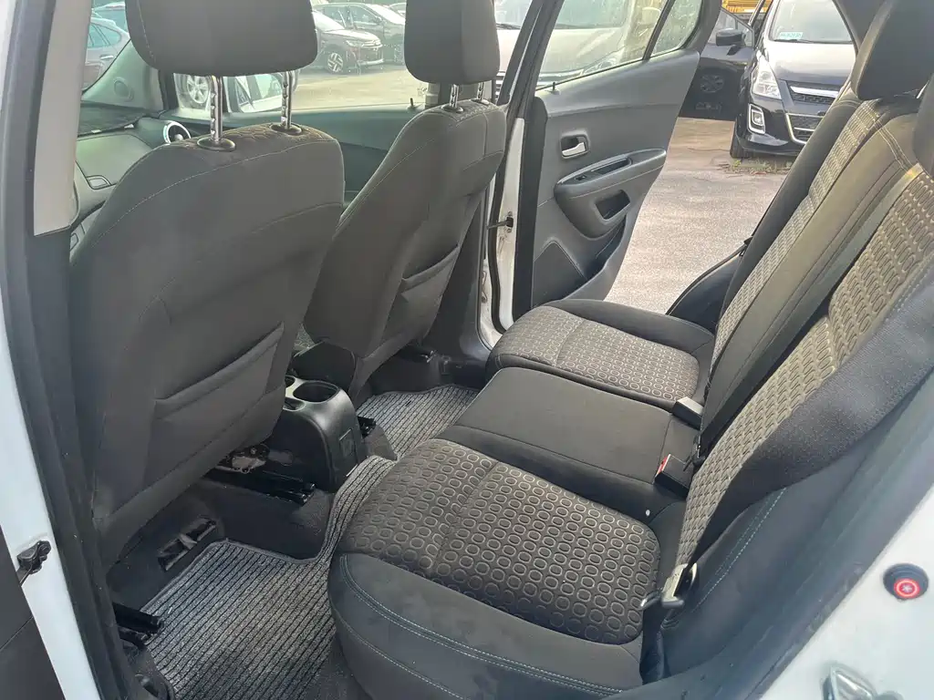 Chevrolet Trax 2015 — фото 10