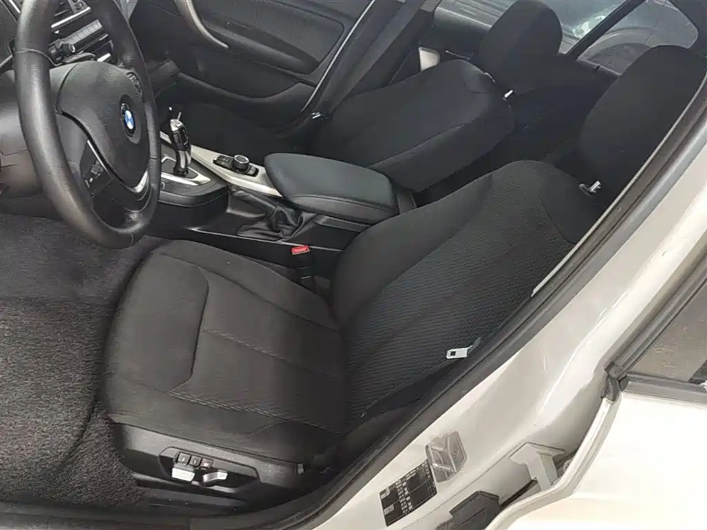 BMW 1 Series 2018 — фото 15