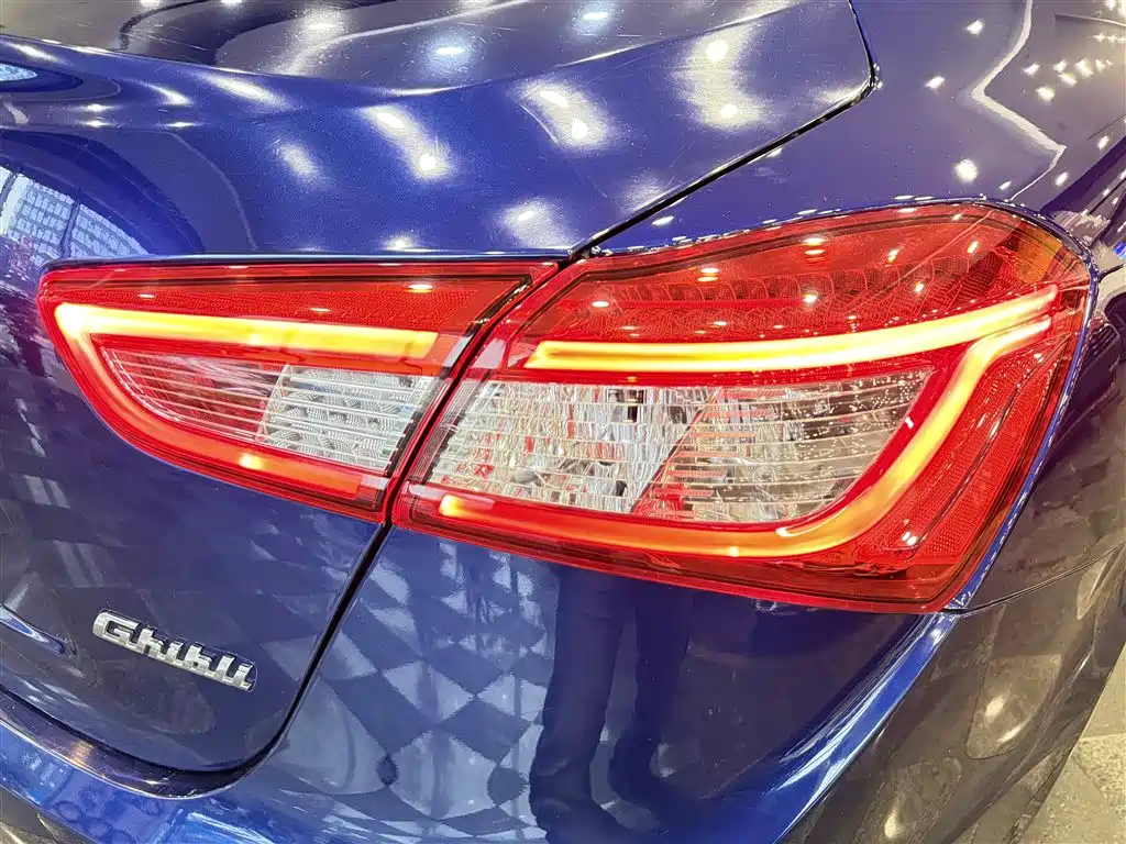 Maserati Ghibli 2015 — фото 31