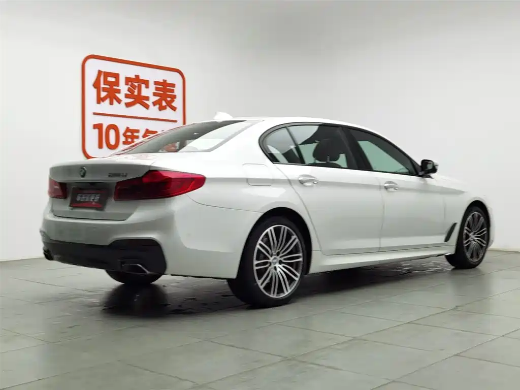 BMW 5 Series 2018 — фото 2