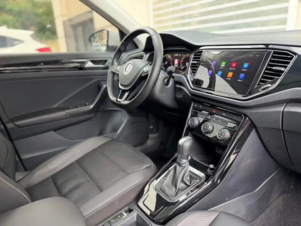 Volkswagen T-Roc 2022 — фото 10