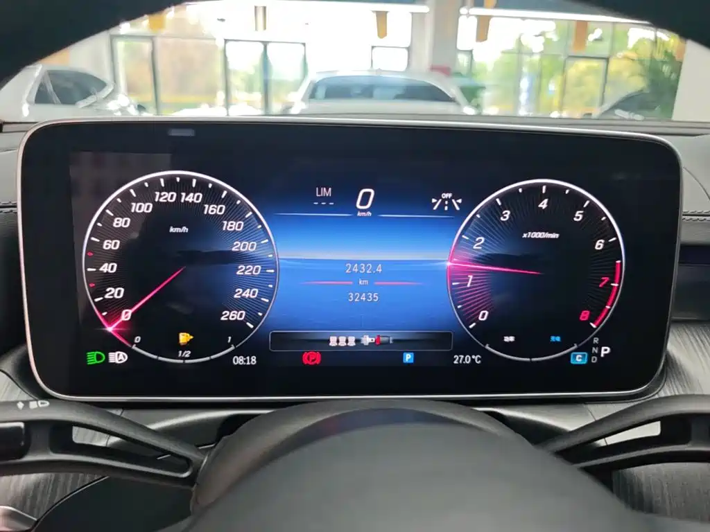 Mercedes-Benz C-Class 2023 — фото 12