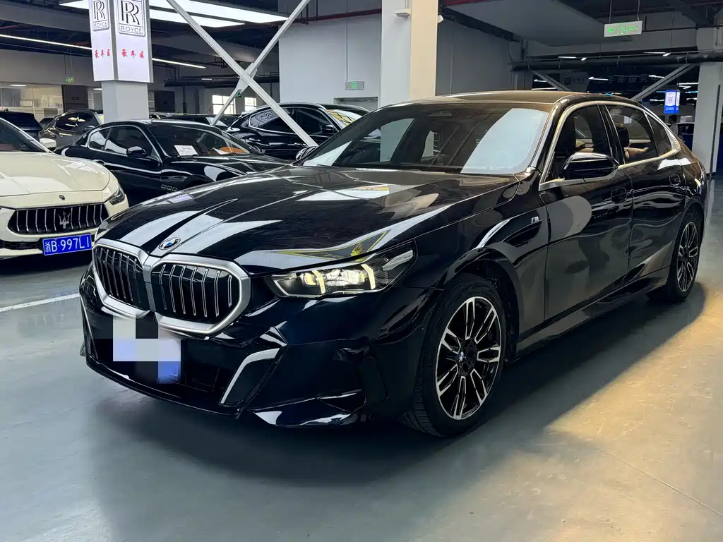 BMW 5 Series 2025