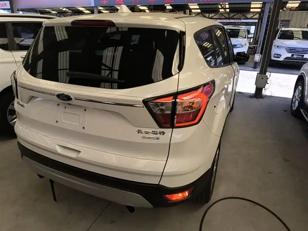 Ford Kuga 2017 — фото 8