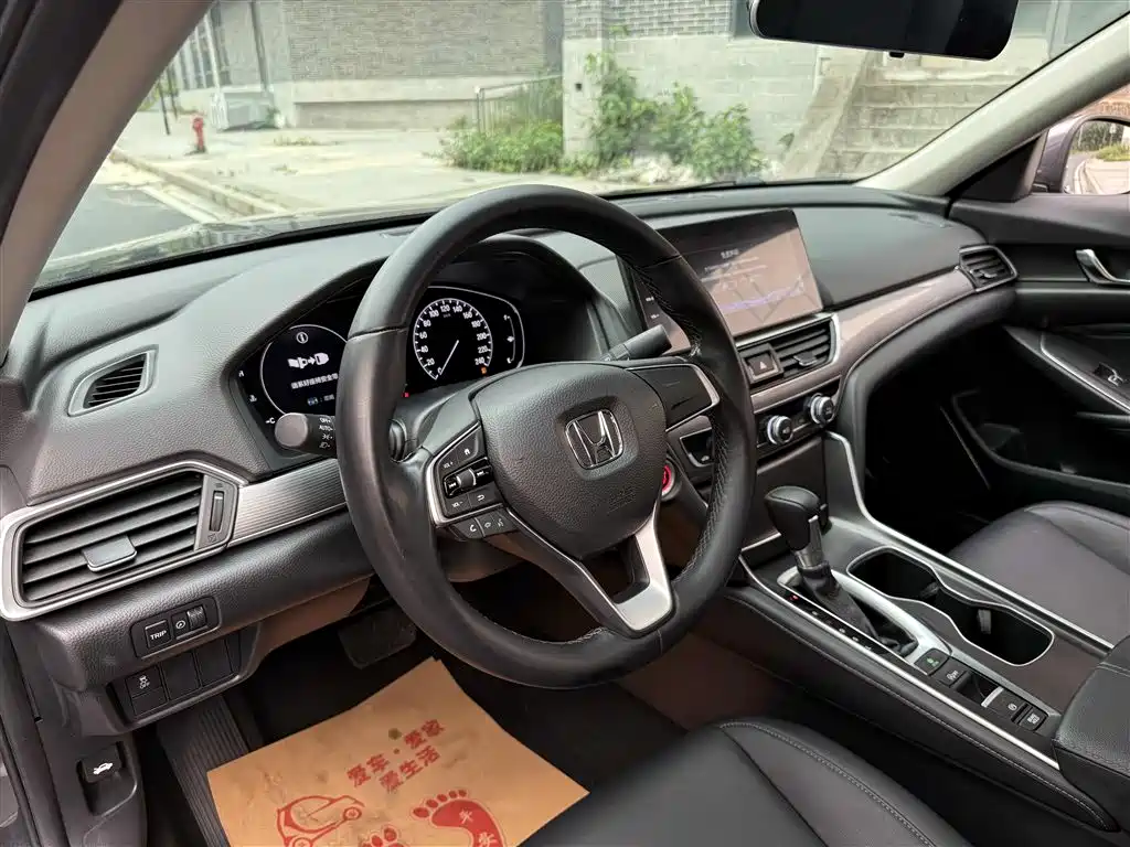 Honda Accord 2022 — фото 13
