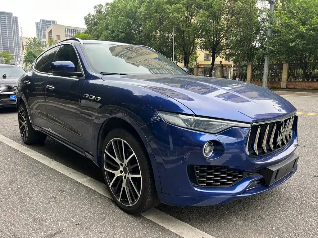 Maserati Levante 2016 — фото 15