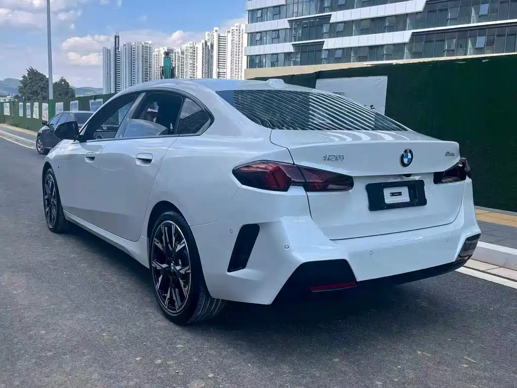 BMW 2 Series 2025 — фото 15