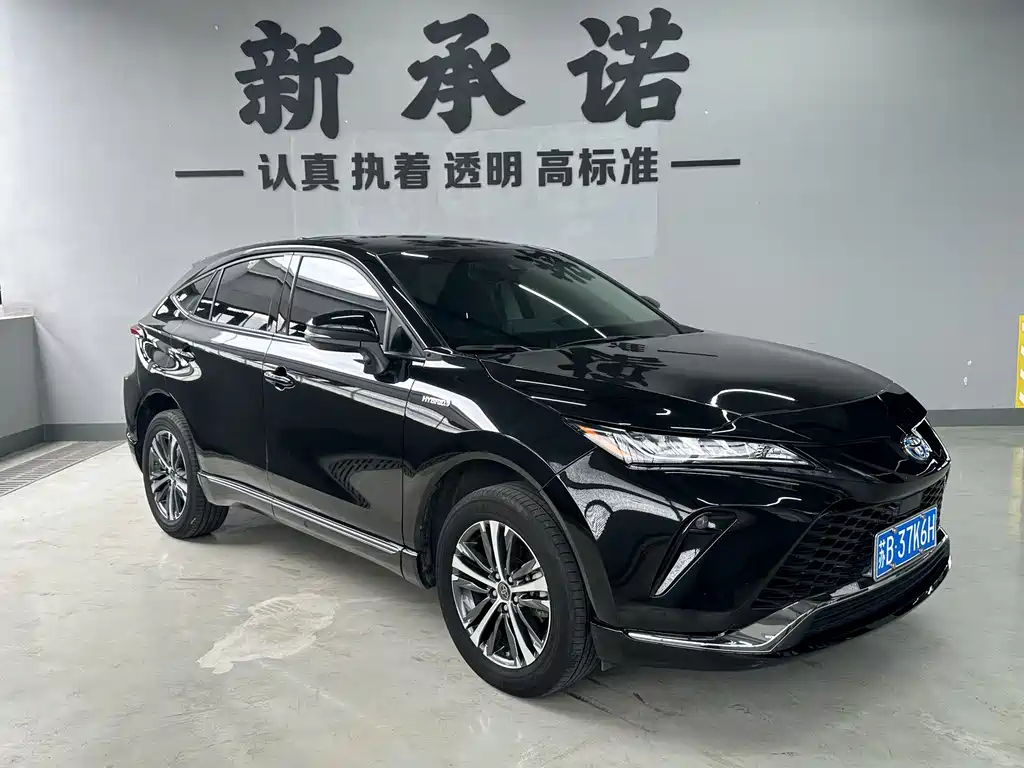 Toyota Venza 2023 — фото 2