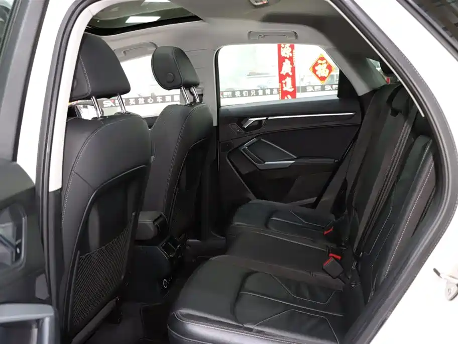 Audi Q3 Sportback 2023 — фото 11