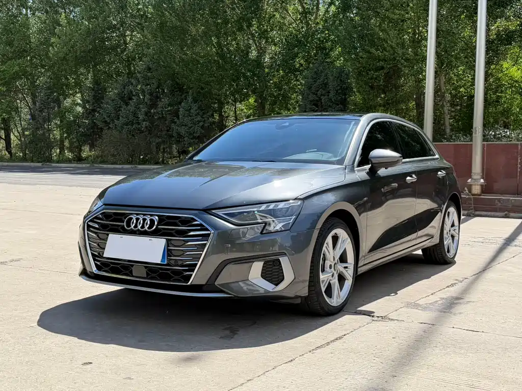 Audi A3 2023 — фото 1