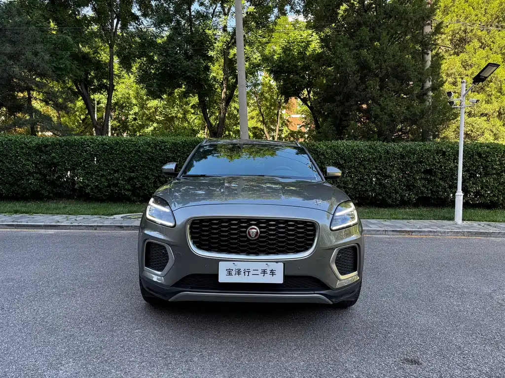 Jaguar E-PACE 2025 — фото 2