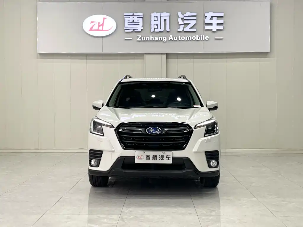 Subaru Forester 2023 — фото 2