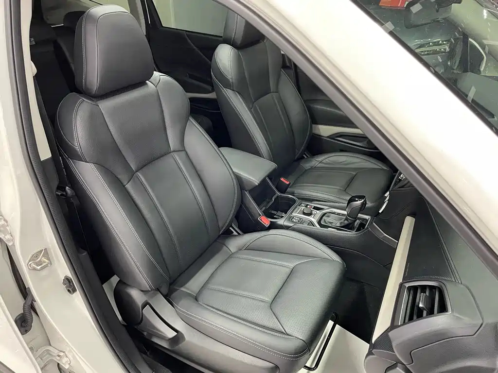 Subaru Forester 2023 — фото 19