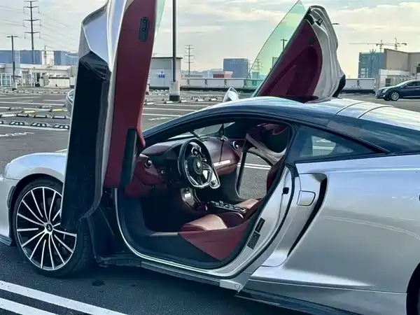 McLaren GT 2023