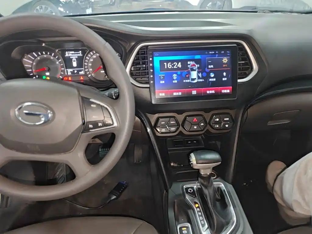 GAC Trumpchi GS4 2017 — фото 13