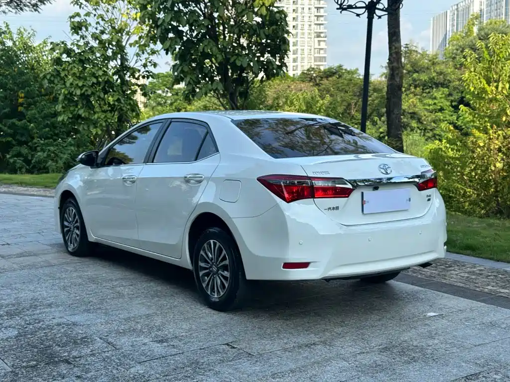 Toyota Corolla 2017 — фото 16