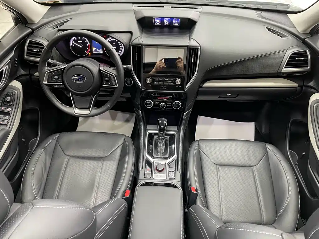 Subaru Forester 2023 — фото 13