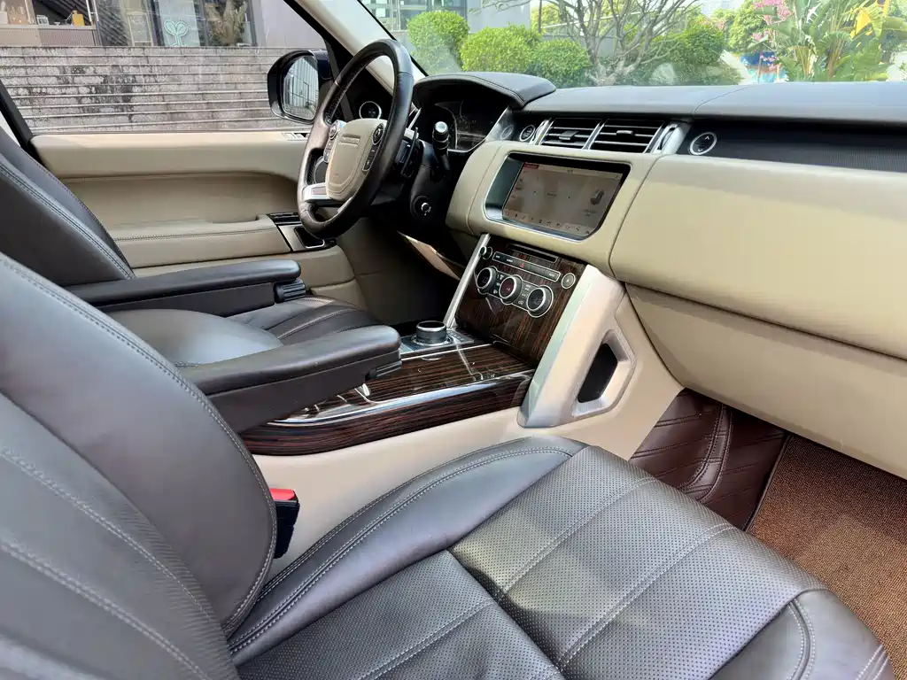 Land Rover Range Rover 2018 — фото 11