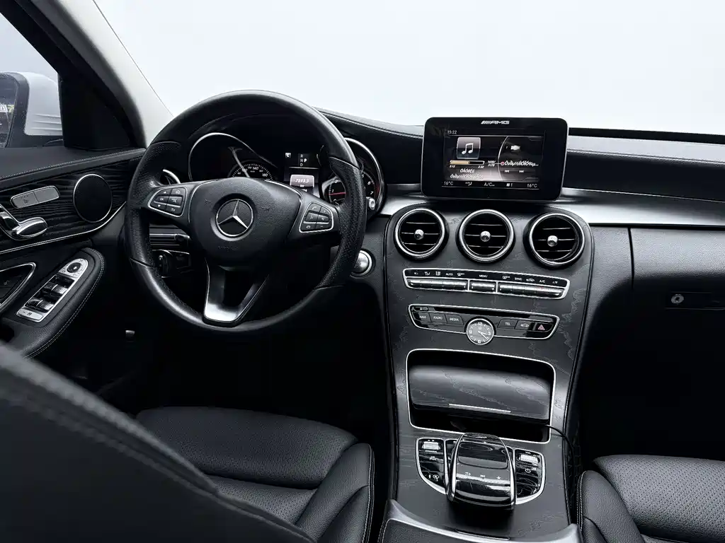 Mercedes-Benz C-Class 2018 — фото 23