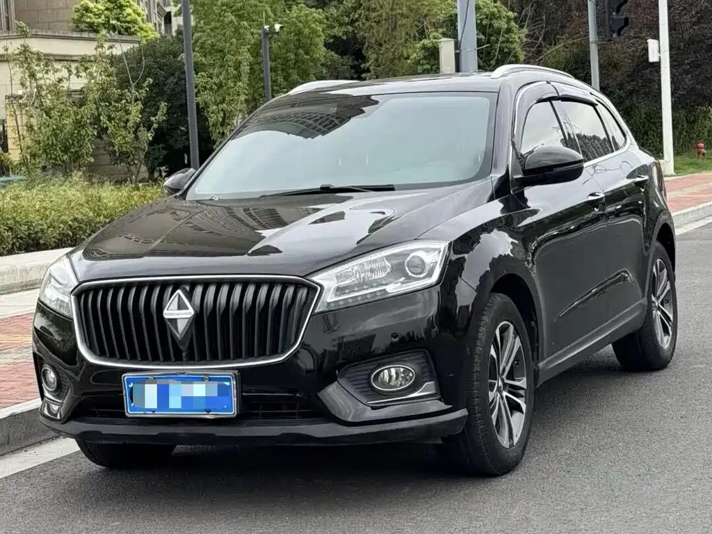 Borgward BX7 2017 — фото 1