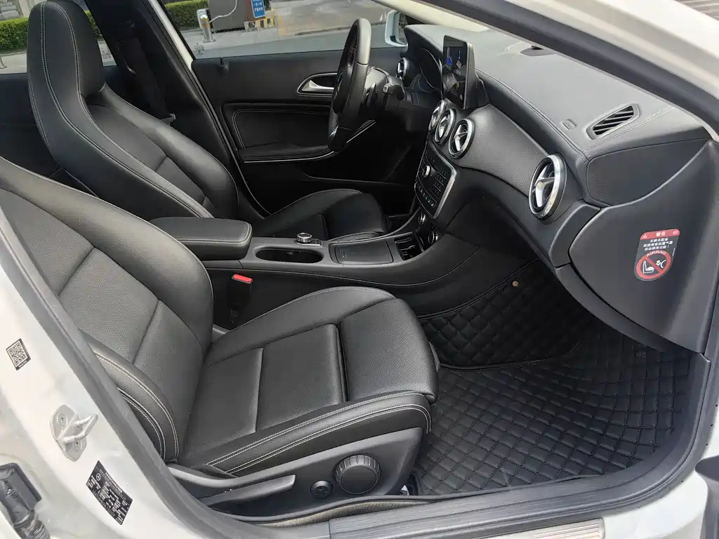 Mercedes-Benz GLA 2017 — фото 13