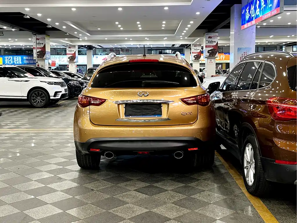 Infiniti QX70 2014 — фото 4