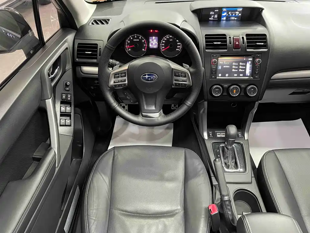 Subaru Forester 2014 — фото 12
