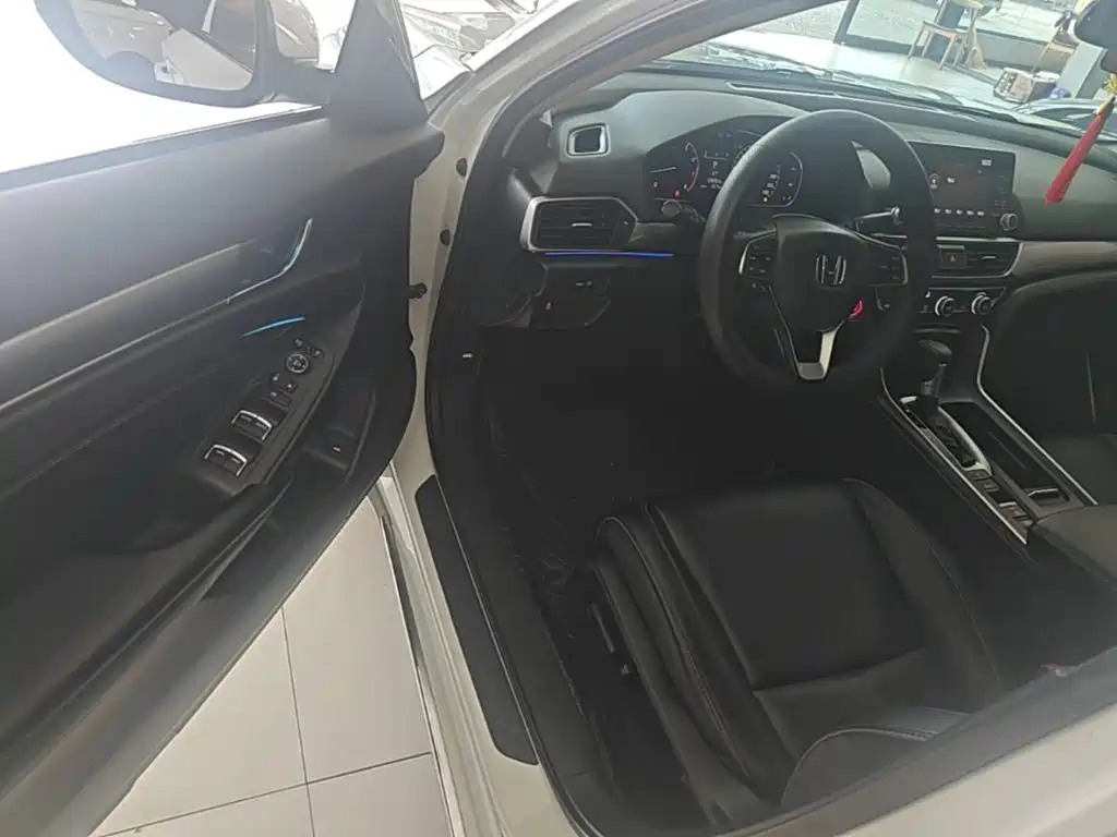 Honda Inspire 2020 — фото 16