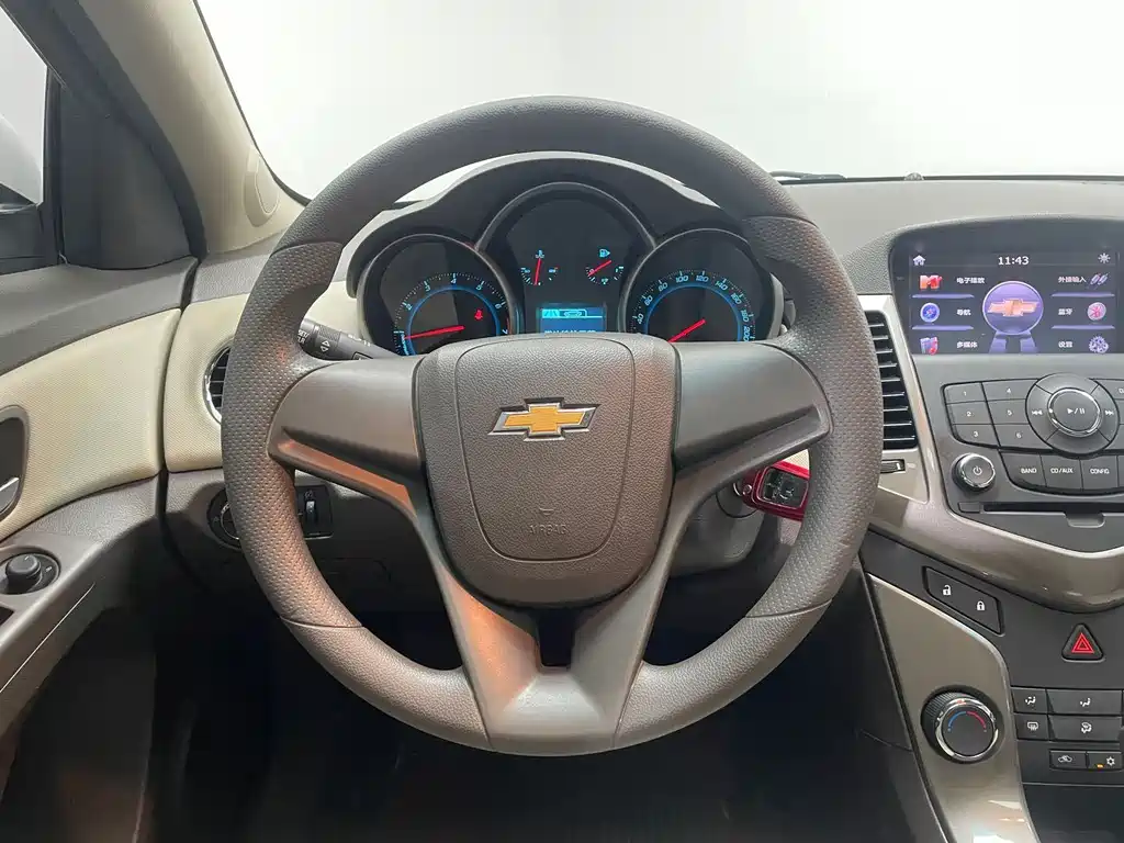 Chevrolet Cruze 2015 — фото 16
