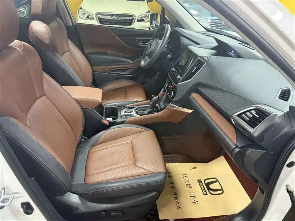 Subaru Forester 2023 — фото 11