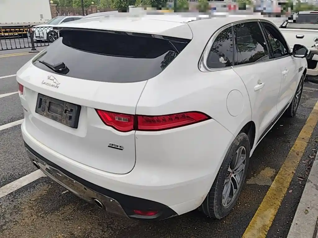 Jaguar F-PACE 2017 — фото 7