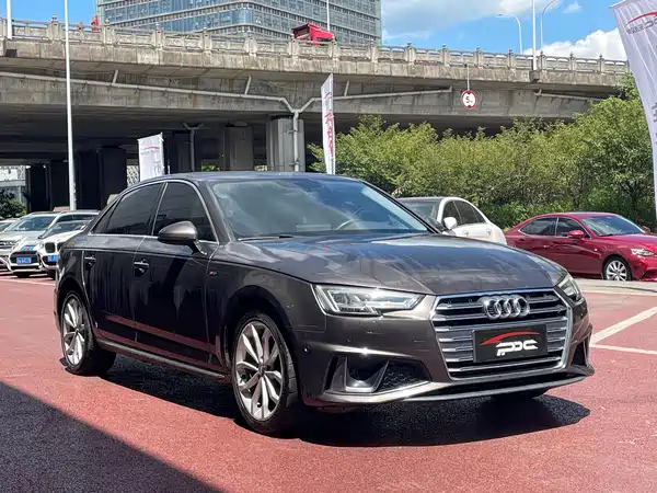 Audi A4L 2020