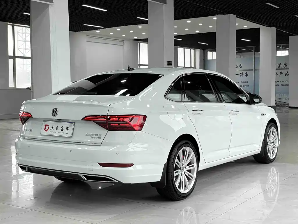 Volkswagen Sagitar 2022