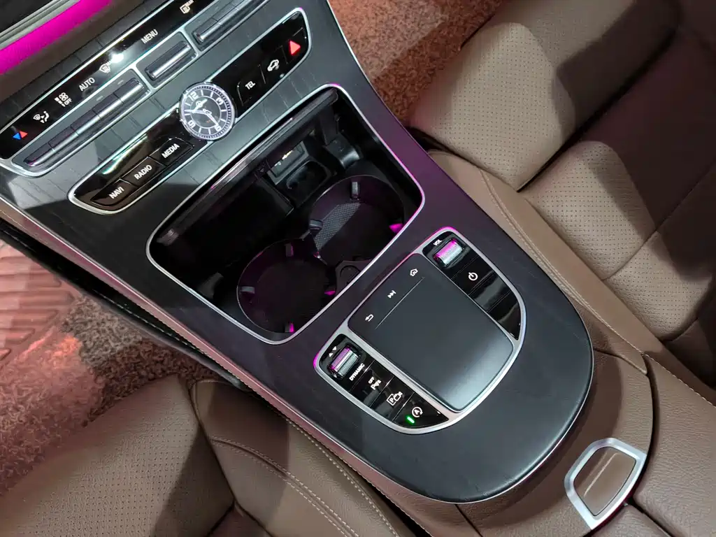 Mercedes-Benz E-Class 2020 — фото 11