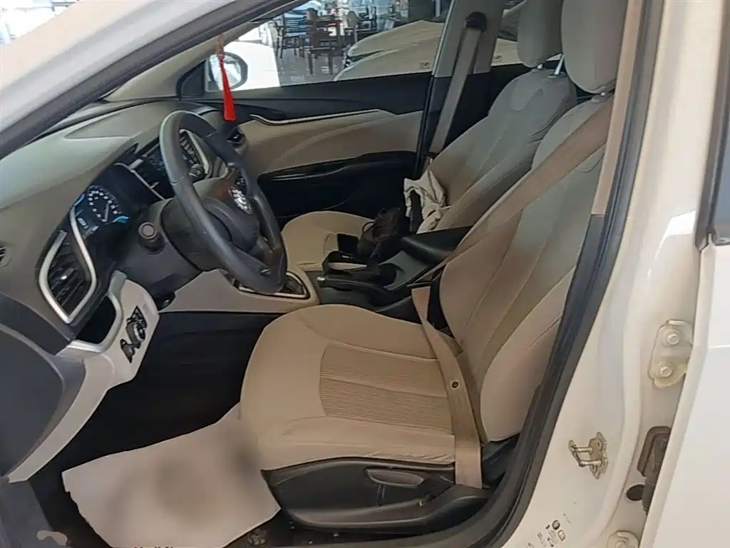 Buick Excelle 2015 — фото 15