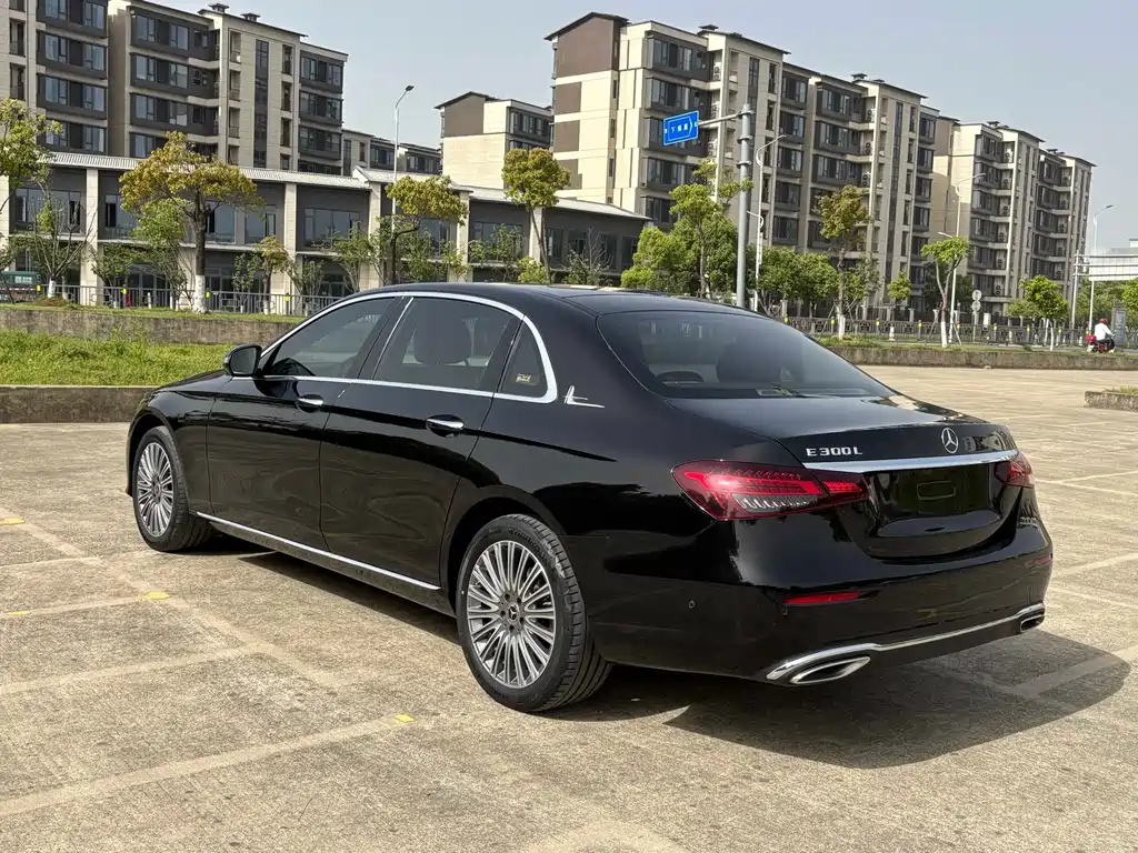 Mercedes-Benz E-Class 2022