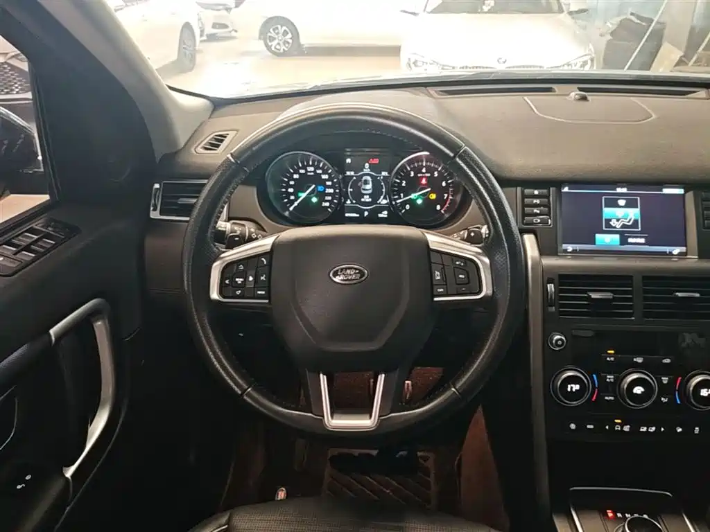 Land Rover Discovery Sport 2019 — фото 11