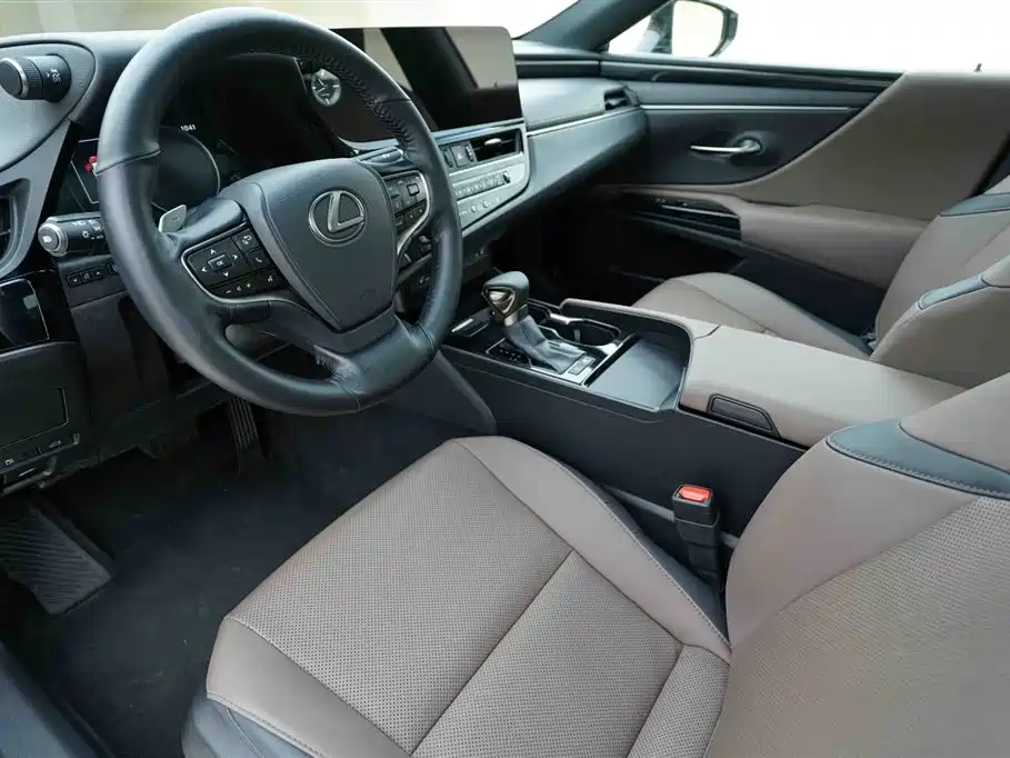 Lexus ES 2023 — фото 10