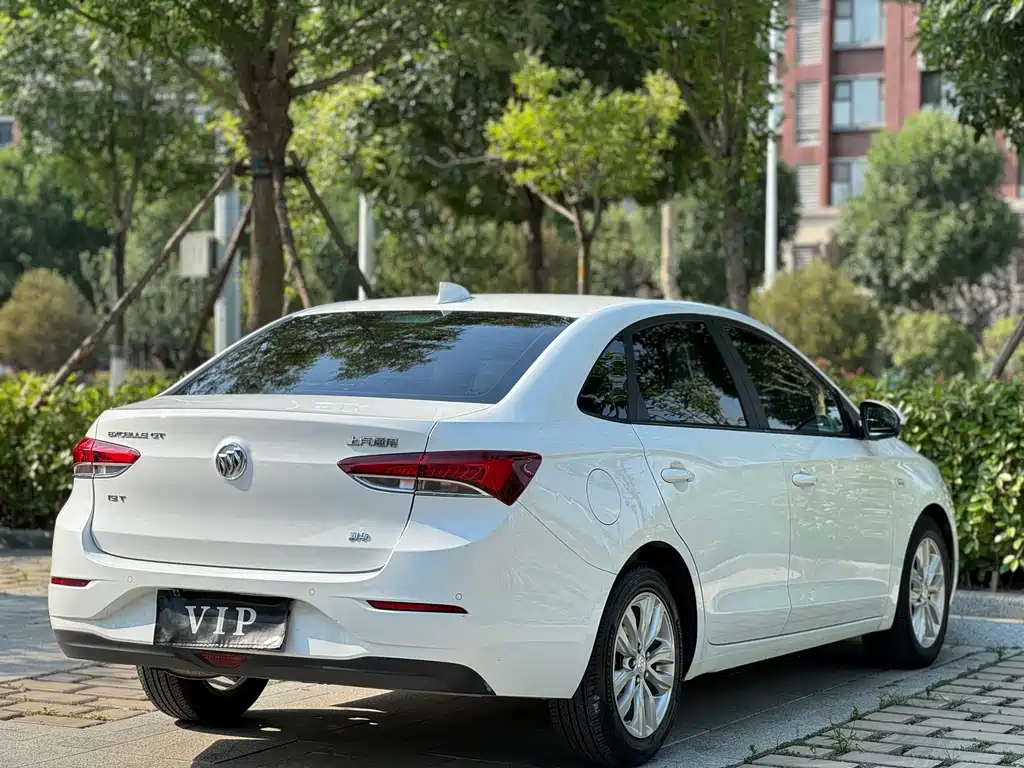 Buick Excelle 2018 — фото 10