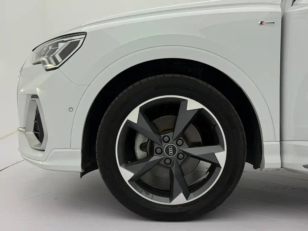 Audi Q3 2022 — фото 22