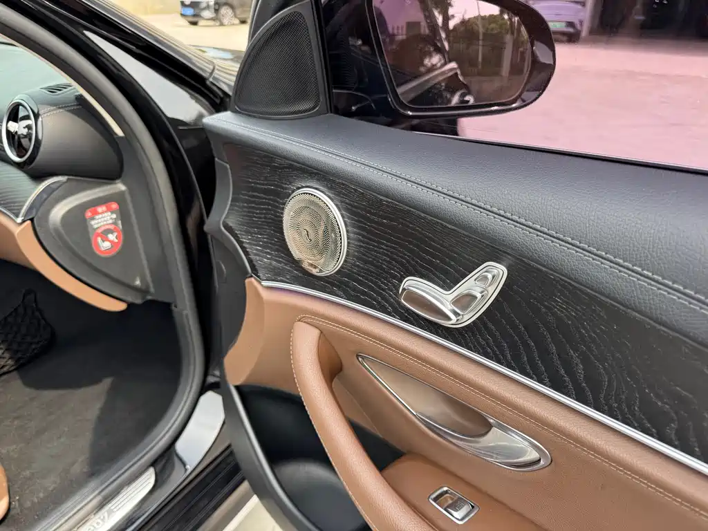 Mercedes-Benz E-Class 2017 — фото 19