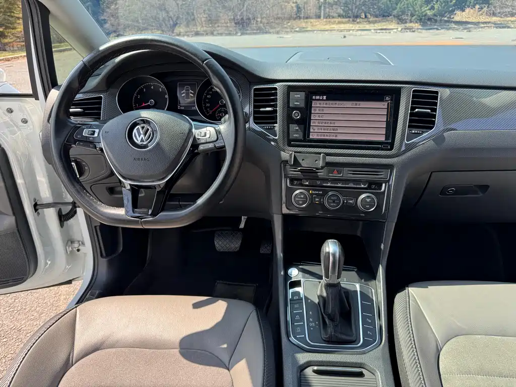 Volkswagen Golf Sportsvan 2019 — фото 19