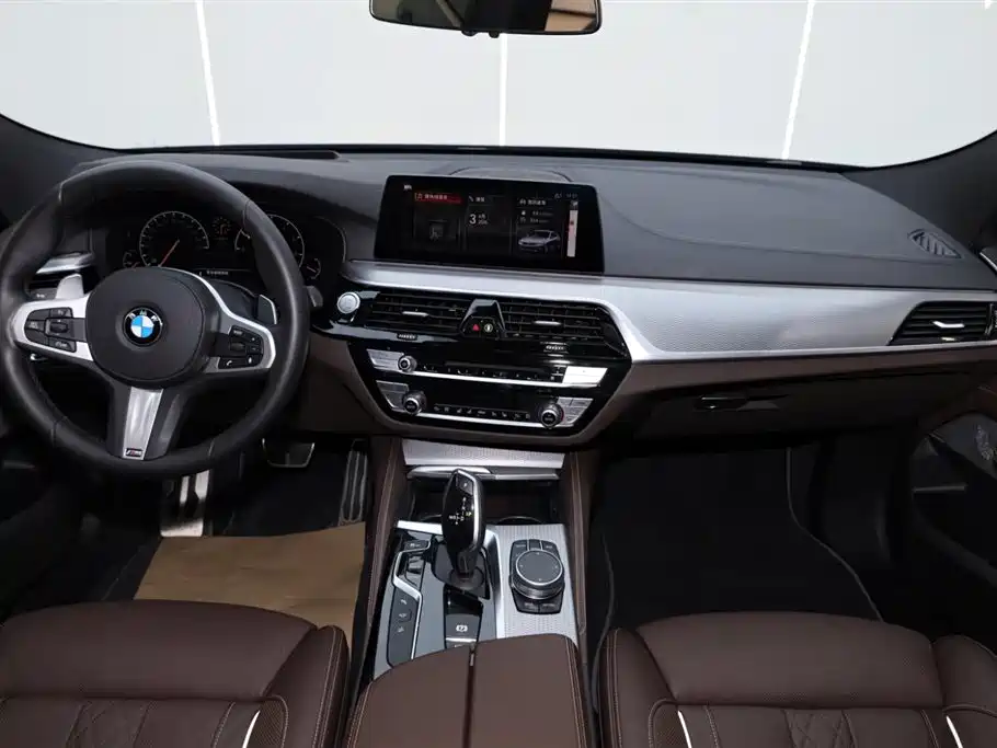 BMW 6 Series GT 2019 — фото 15