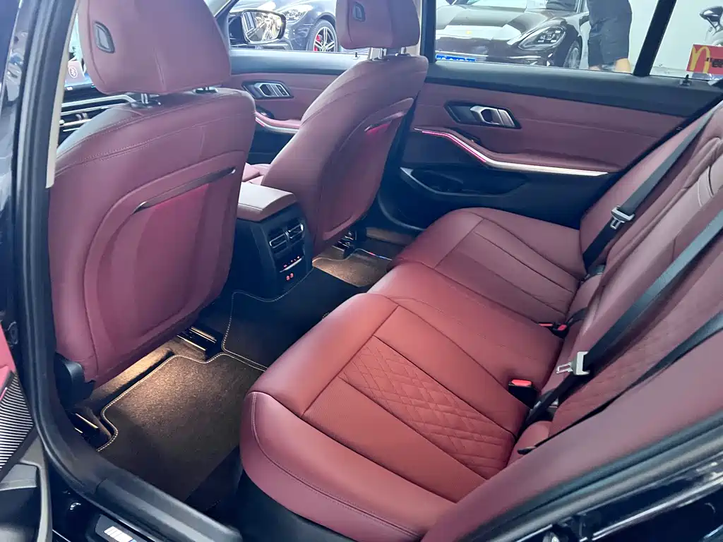 BMW 3 Series 2023 — фото 13