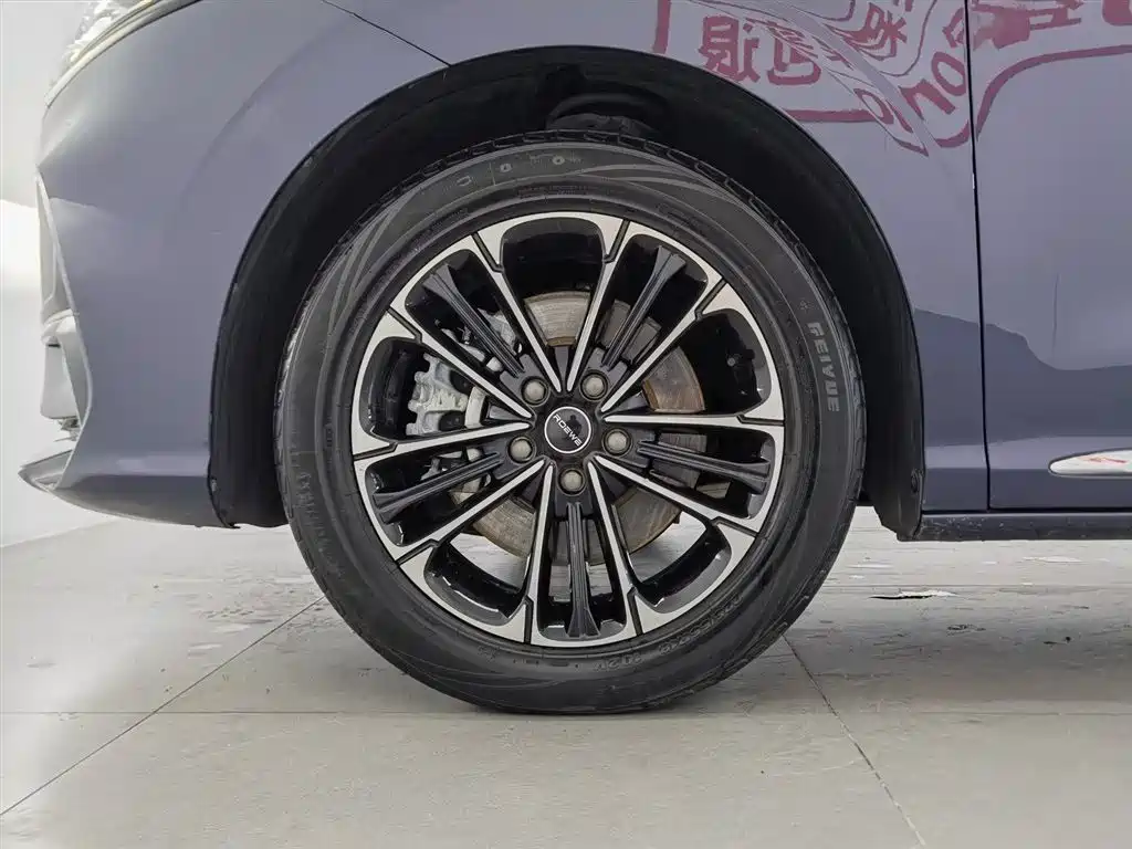 Roewe iMAX8 2022 — фото 17