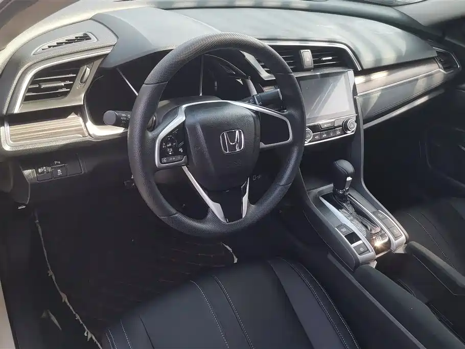 Honda Civic 2019 — фото 12